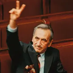 Tadeusz Mazowiecki: Jak jednym ruchem pokonał komunizm w Polsce?