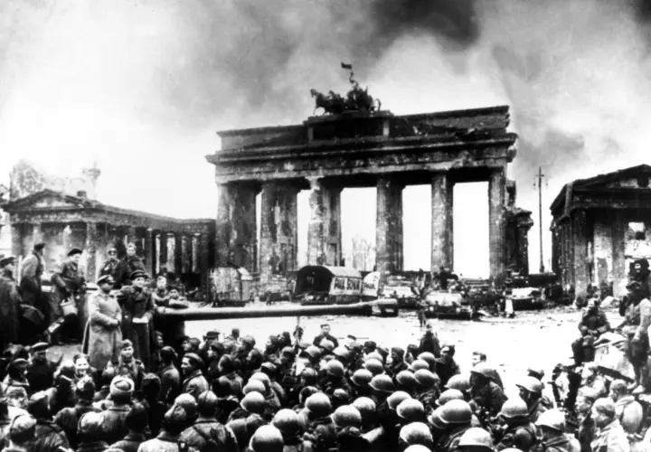 Trzecia Rzesza: Mroczna historia nazistowskich Niemiec. Upadek